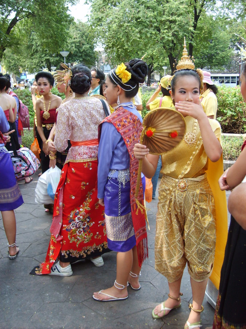 Free Image: Thai girls in traditional clothing | Libreshot Public Domain Photos