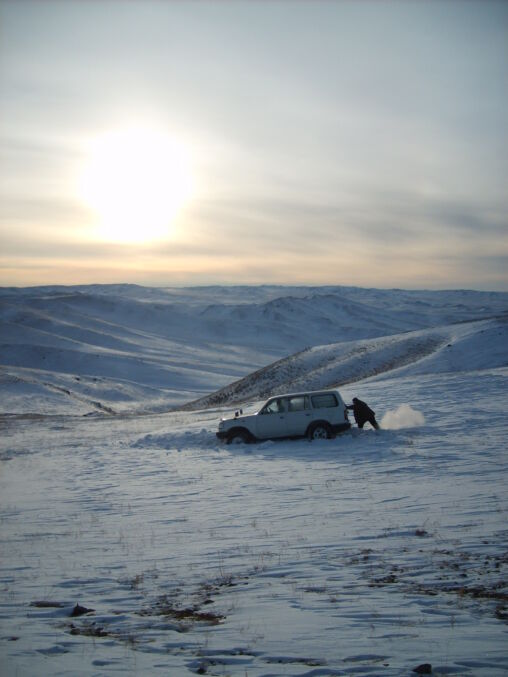 Mobil macet ing salju – Mongolia