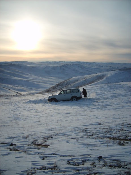 Car stuck in the snow – Mongolia Car stuck in the snow – Mongolia