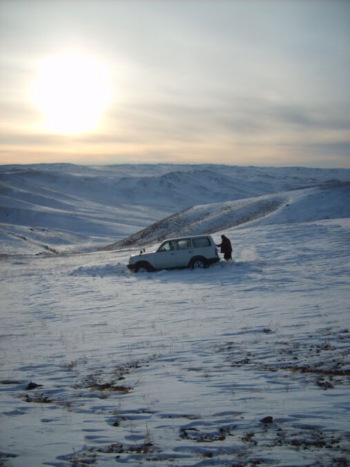 Mobil macet ing salju – Mongolia