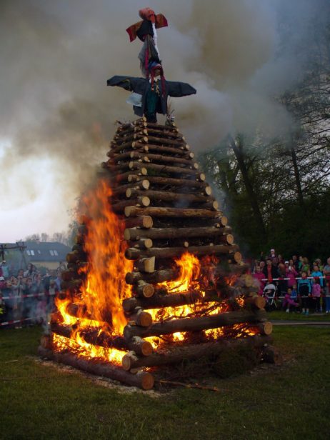 Burning witches Burning witches