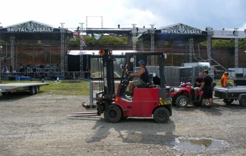 Röd gaffeltruck