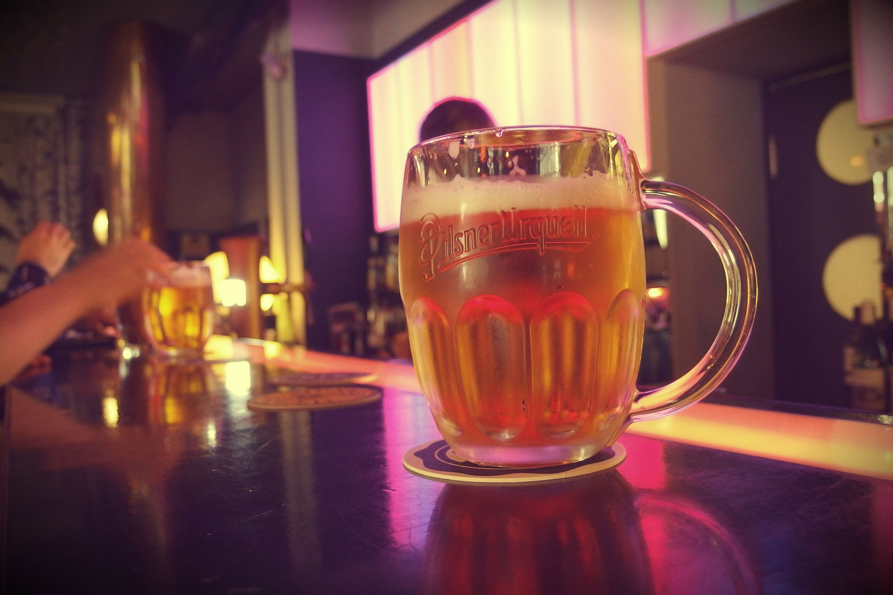 Beer in Bar | Copyright-free photo (by M. Vorel) | LibreShot