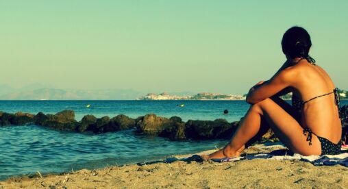 Vrouw op het strand