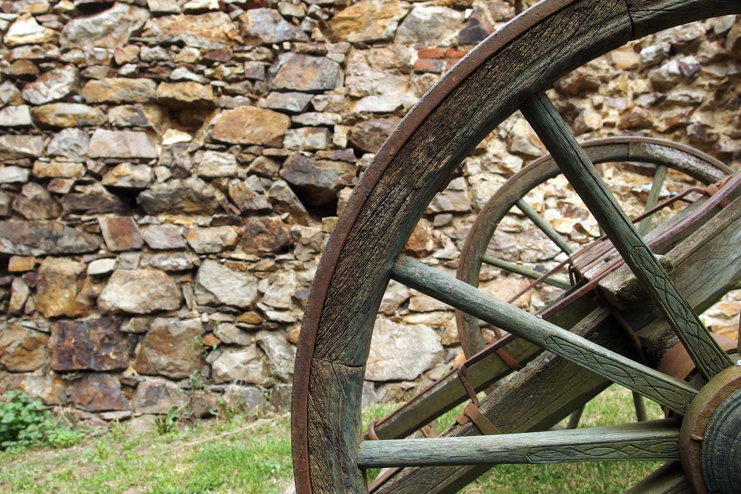 wooden-wheel-free-stock-photo-libreshot