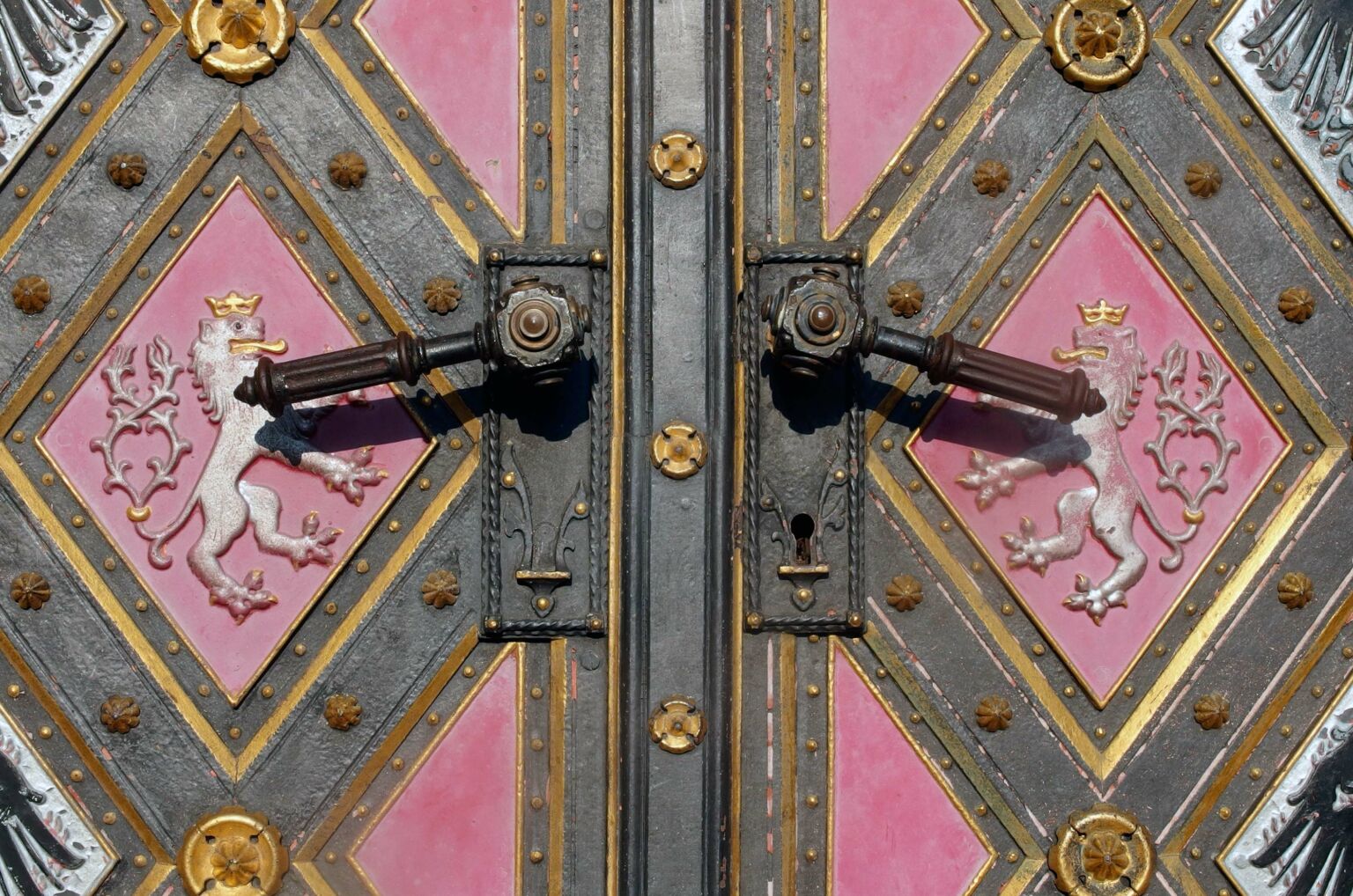 old-iron-door-1536x1018.jpg