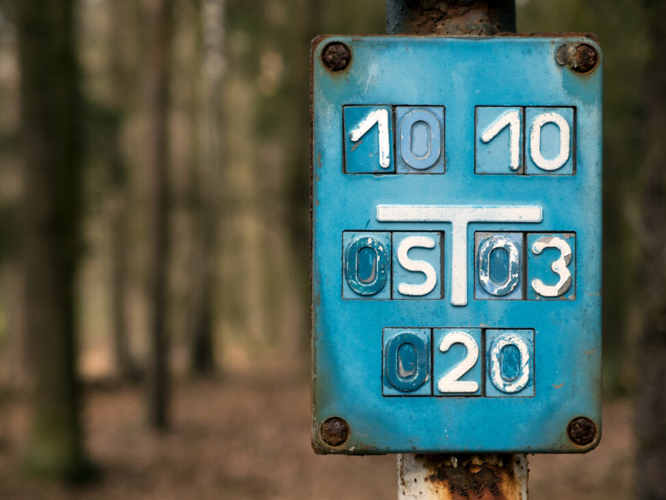 Blue water supply sign | Copyright-free photo (by M. Vorel) | LibreShot