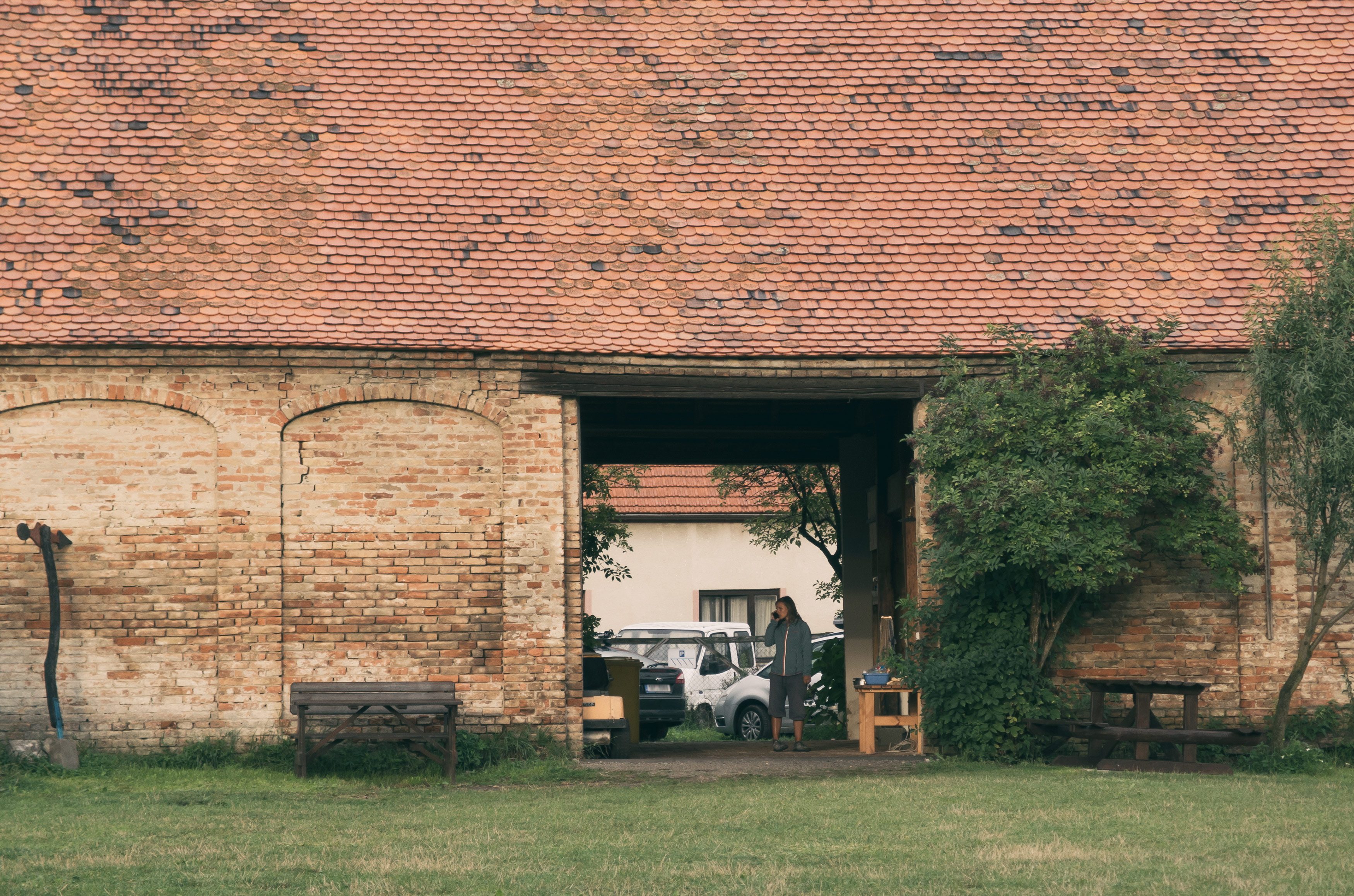 free-image-old-brick-barn-libreshot-public-domain-photos