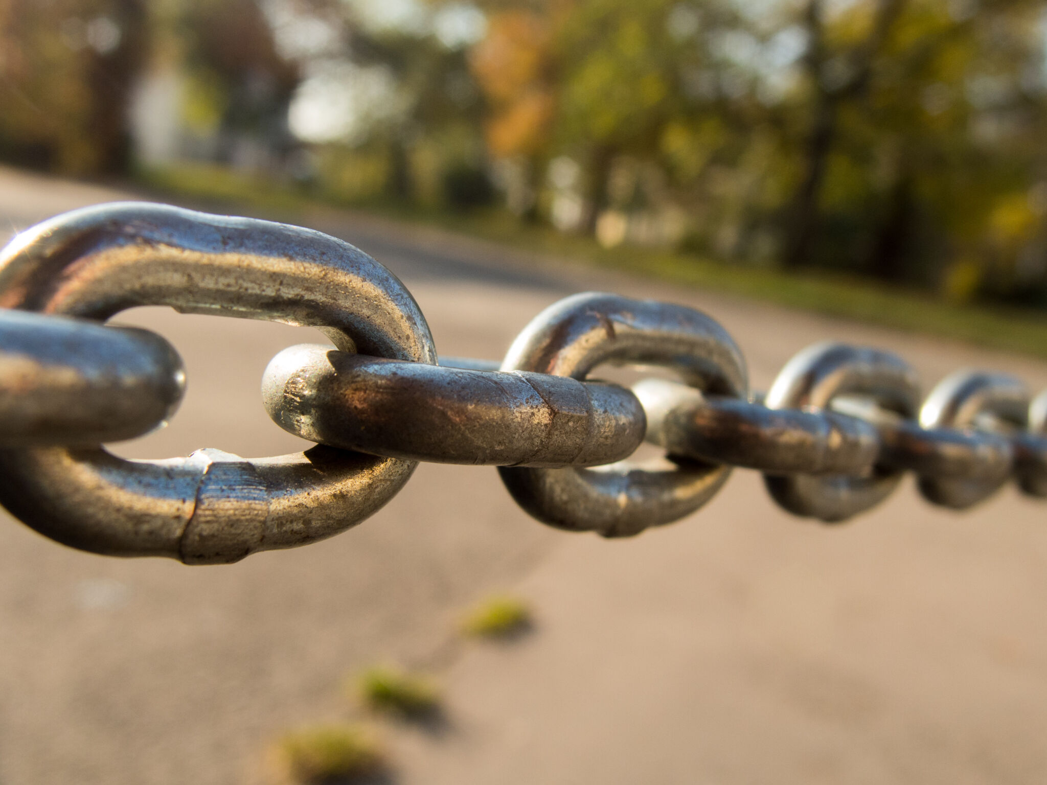 Steel Chain Copyrightfree photo (by M. Vorel) LibreShot