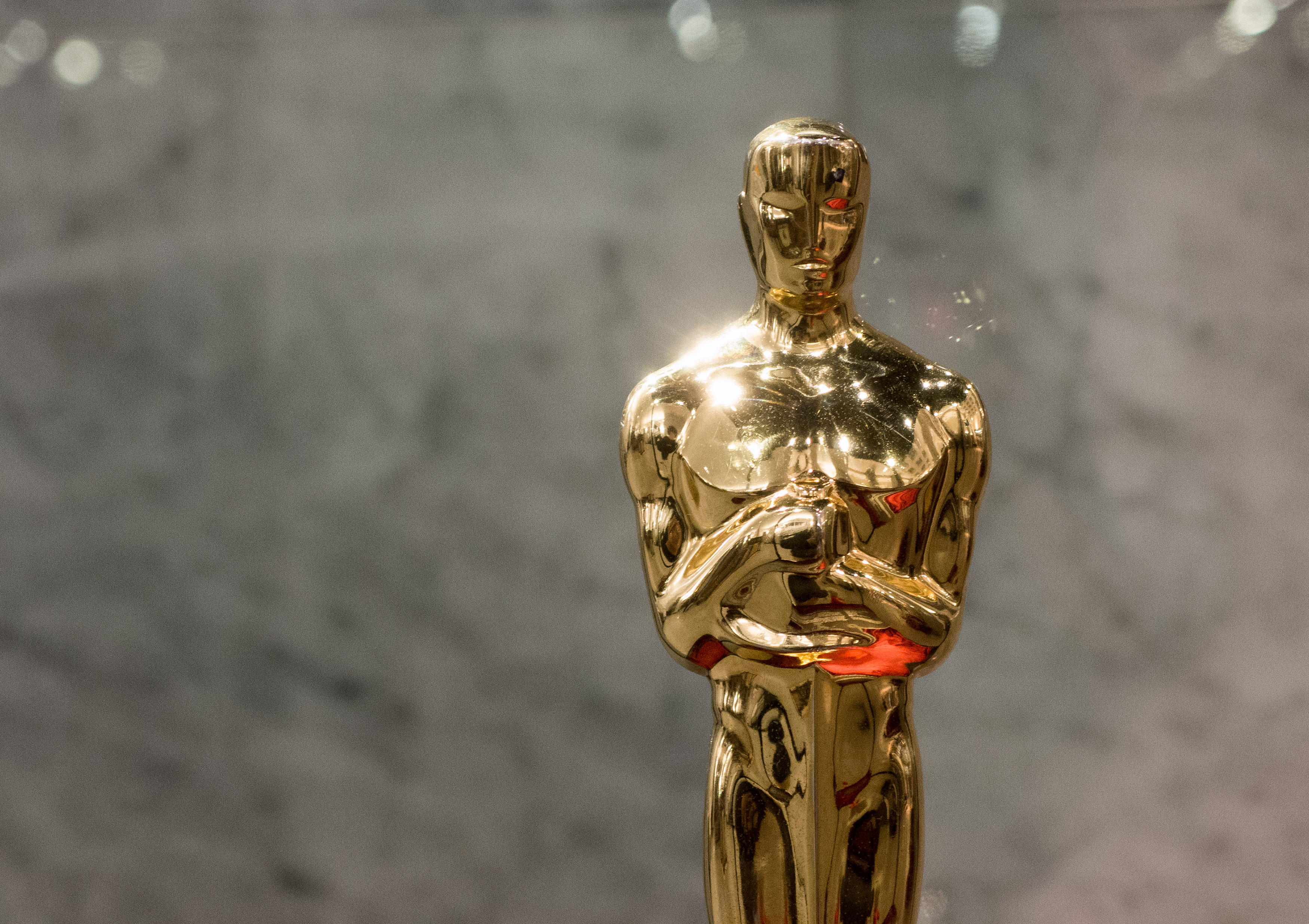 Oscar statue hi-res stock photography and images - Alamy