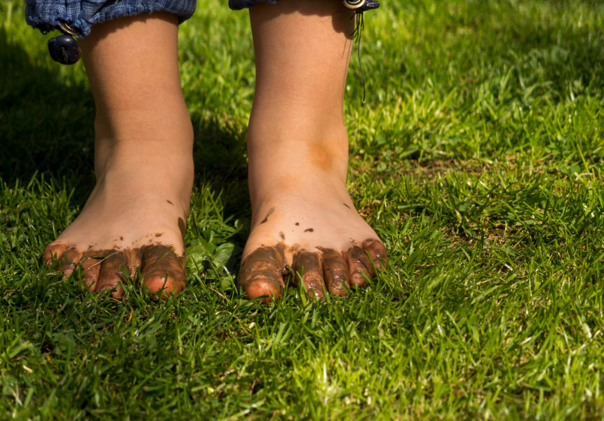 Muddy children feet