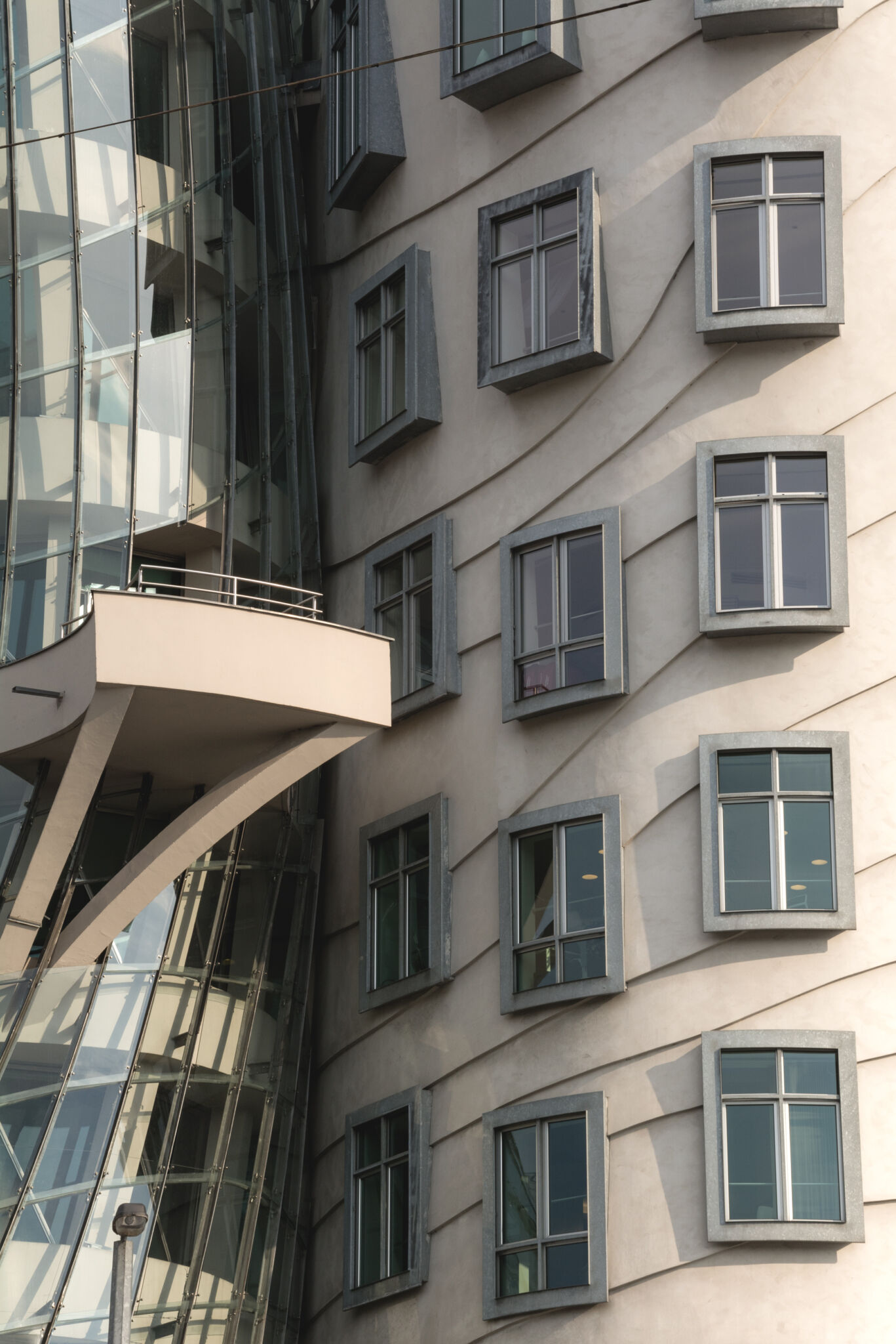 Modern city house | Copyright-free photo (by M. Vorel) | LibreShot