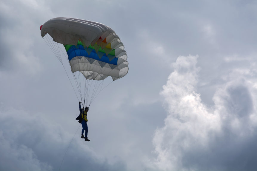 Parachutist | Copyright-free photo (by M. Vorel) | LibreShot