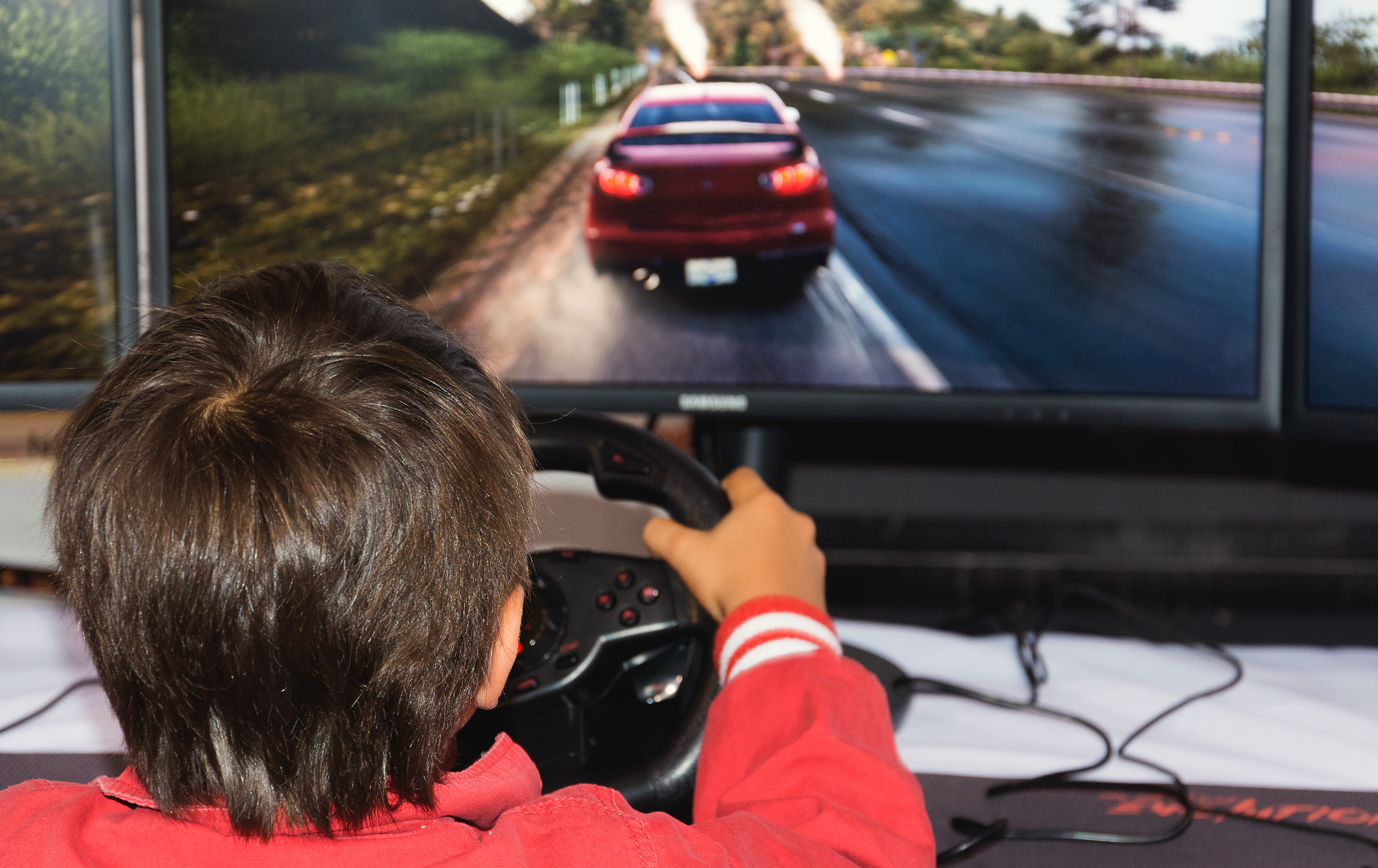 Children Playing PC Game  Copyright-free photo (by M. Vorel