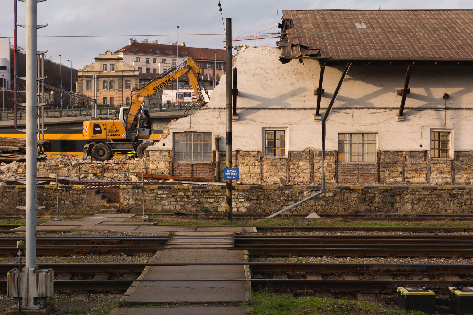 house-destruction-copyright-free-photo-by-m-vorel-libreshot