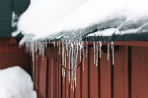 Icicles trên mái nhà