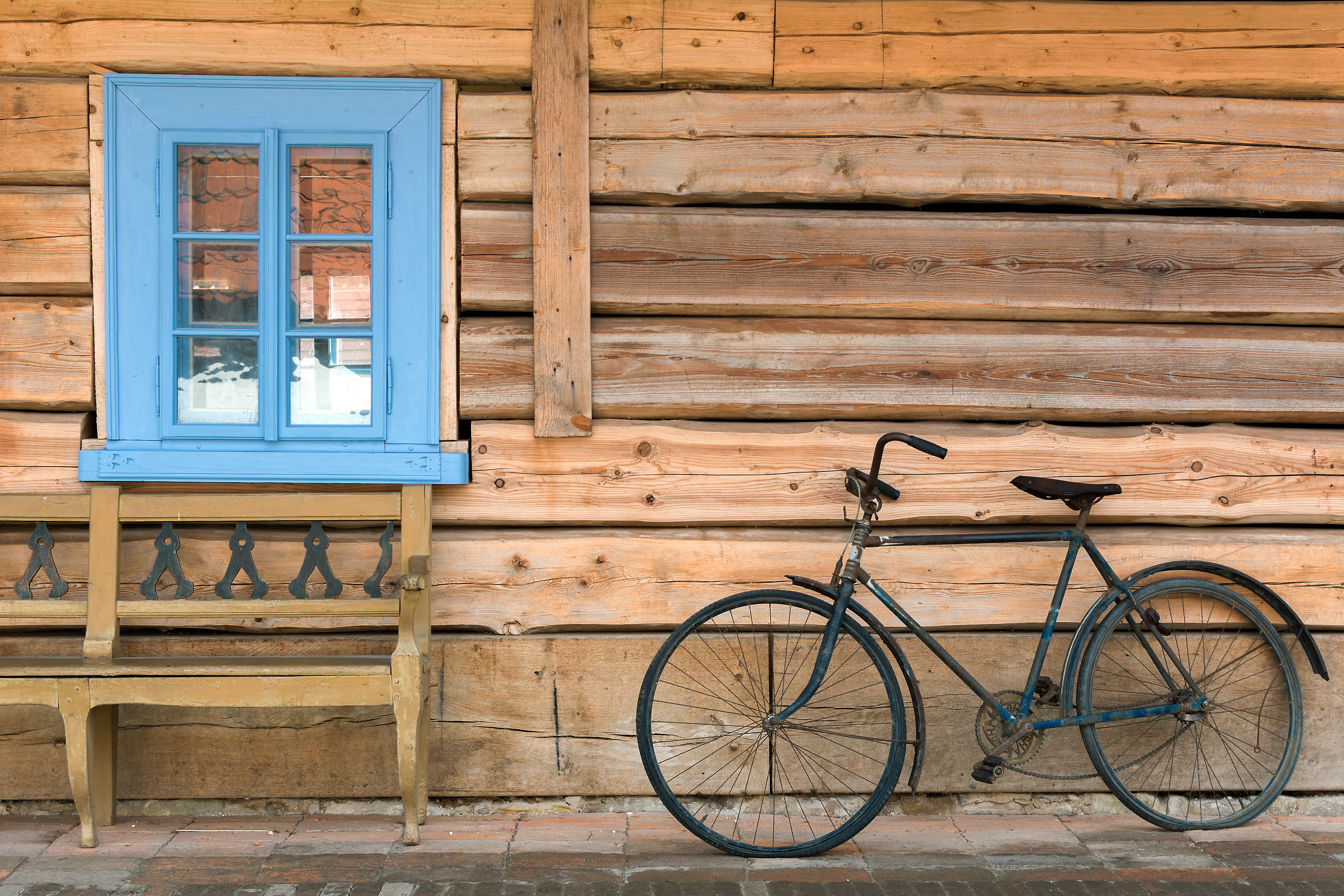 Wooden House and Bicycle | Copyright-free photo (by M. Vorel) | LibreShot
