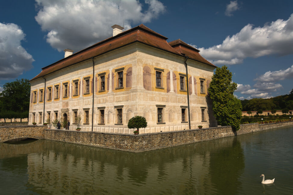 Chateau Kratochvile | Copyright-free photo (by M. Vorel) | LibreShot