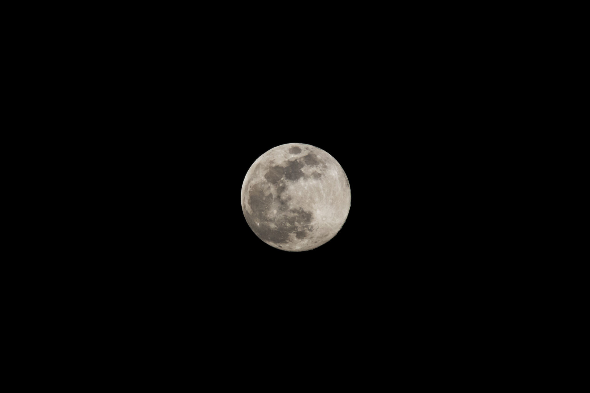 fullmoon-2048x1365.jpg