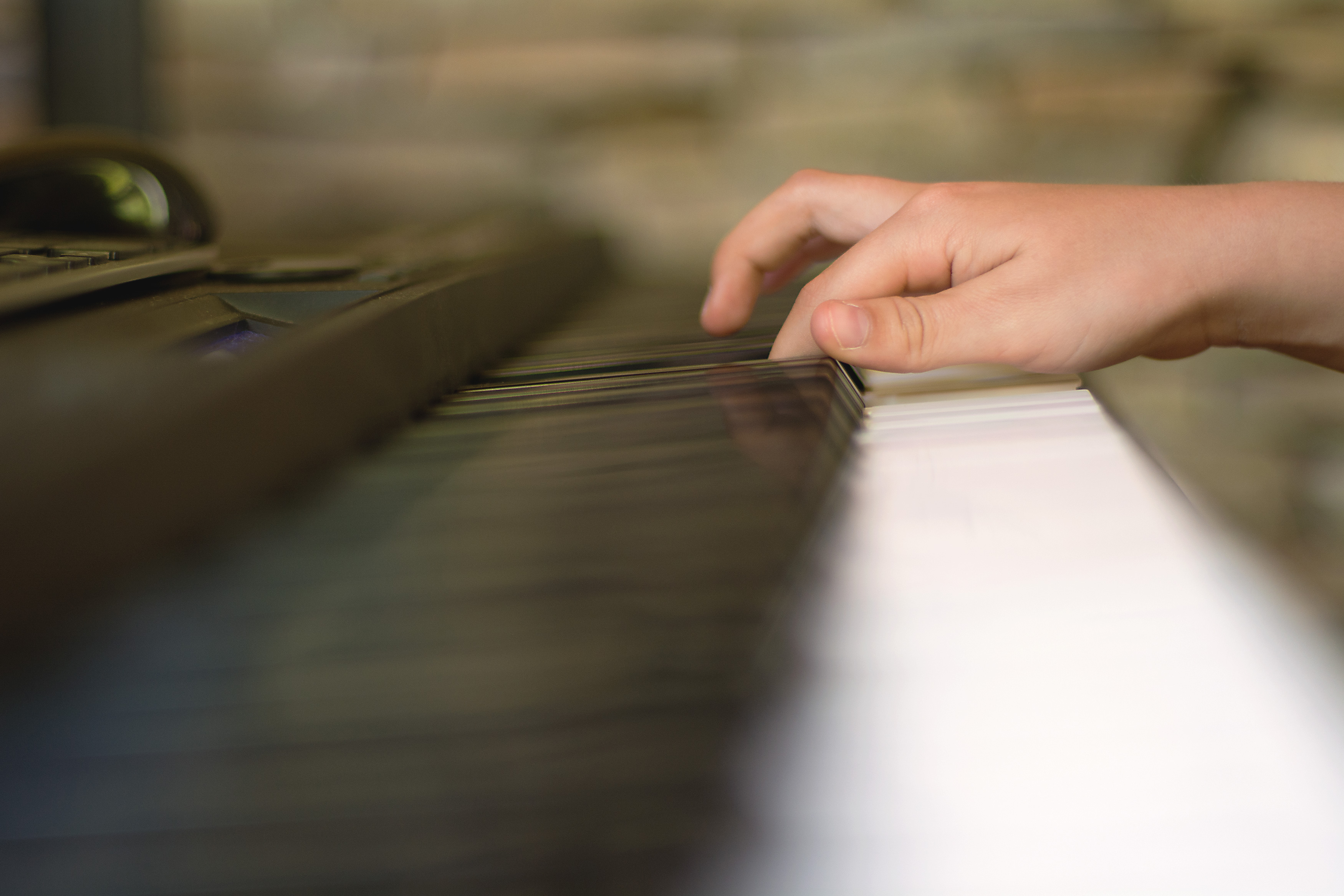 Children S Hands Are Playing The Piano 無料のストックフォト Libreshot