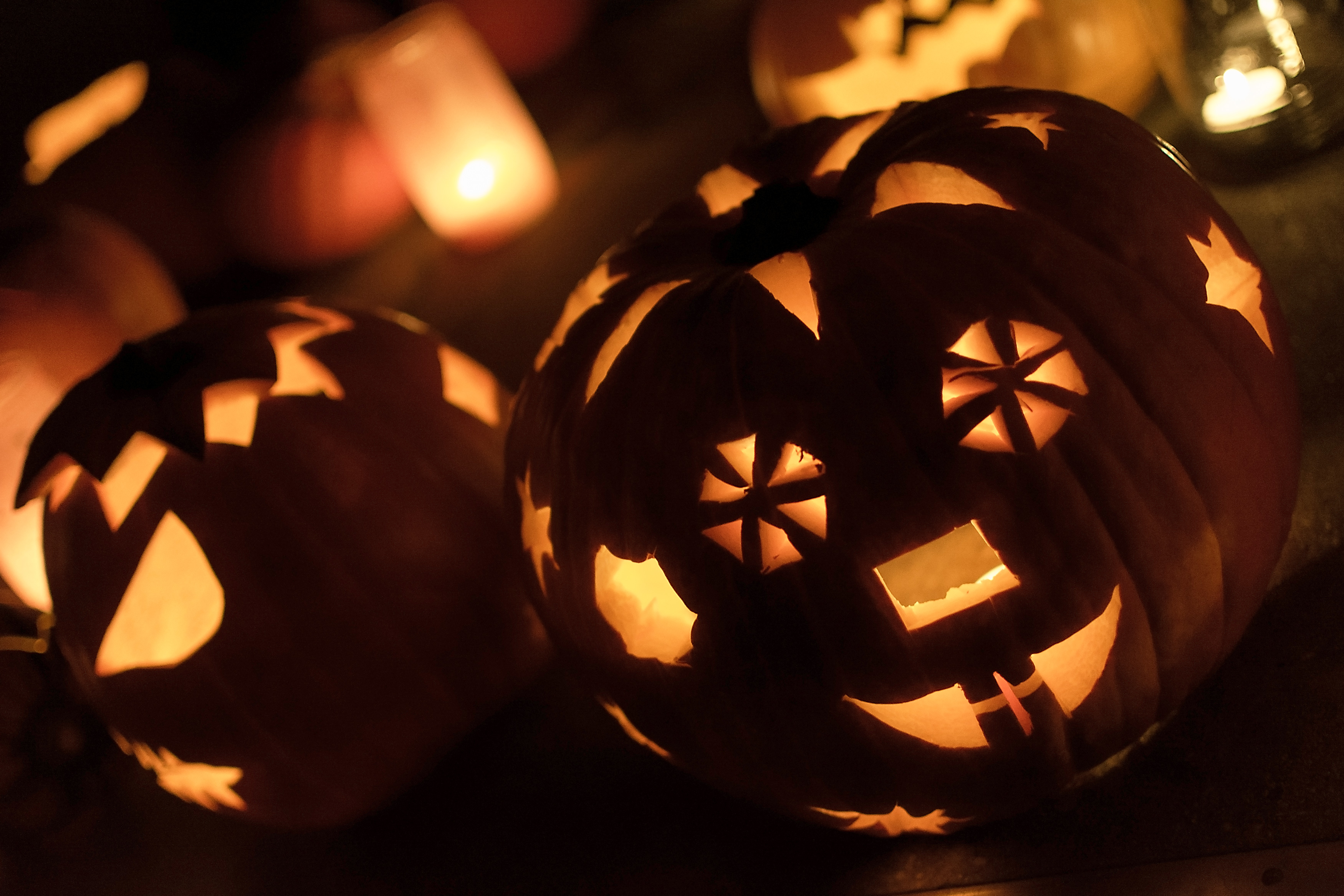 Halloween Pumpkin Lights | Copyright-free photo (by M. Vorel) | LibreShot