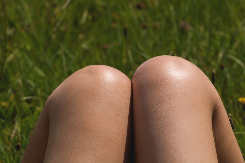 Female knees